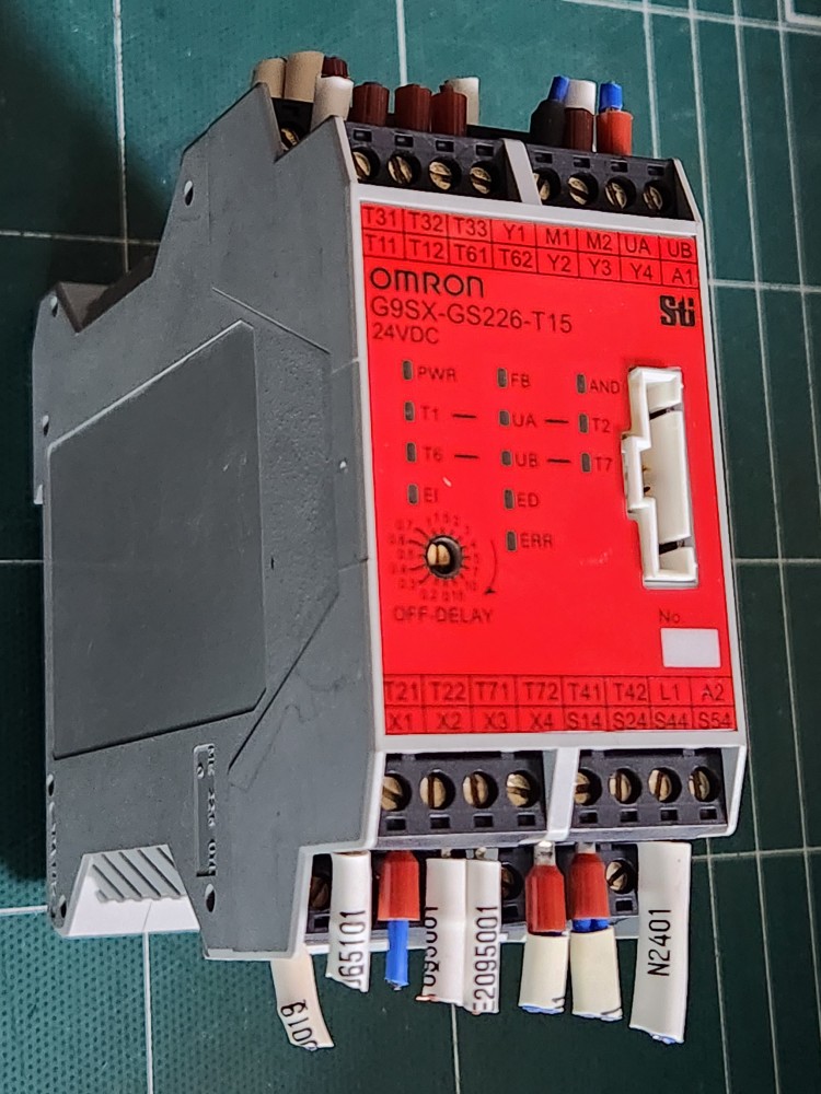 OMRON FLEXIBLE SAFETY UNIT G9SX-GS226-T15-RT 오므론 안전센서 (중고