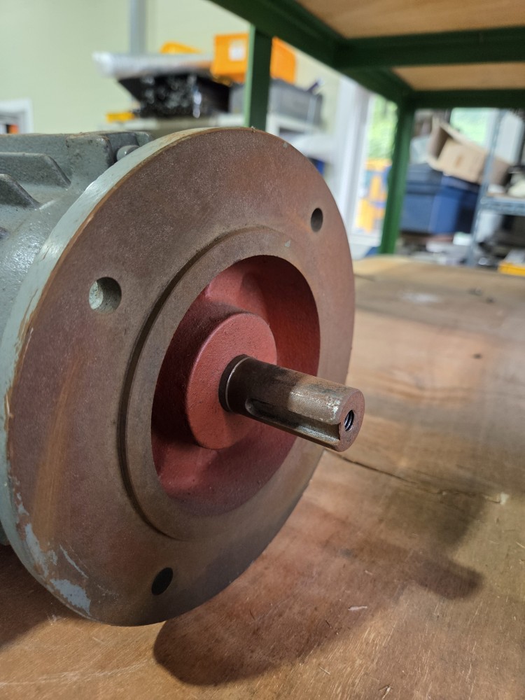 5d6374642dff9c5d19e9e480b085e47b_1765152299_15.jpg 5d6374642dff9c5d19e9e480b085e47b_1765152299_15.jpg