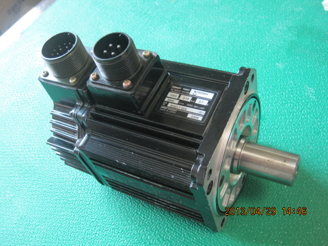 SERVO MOTOR W1K030H-S2