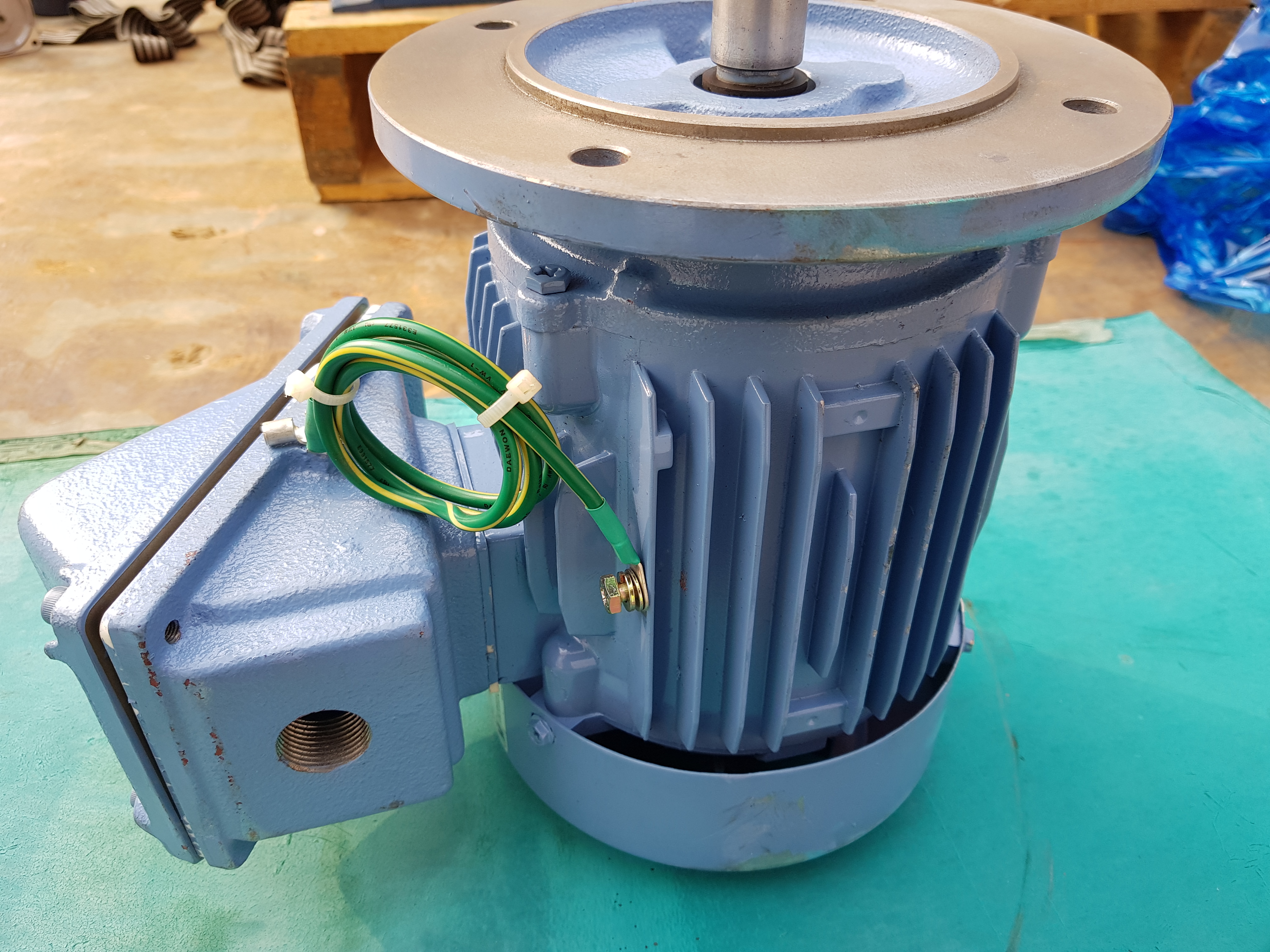 AC 3-PHASE MOTOR 0.75KW PNS080UL259RLRZA(미사용품)