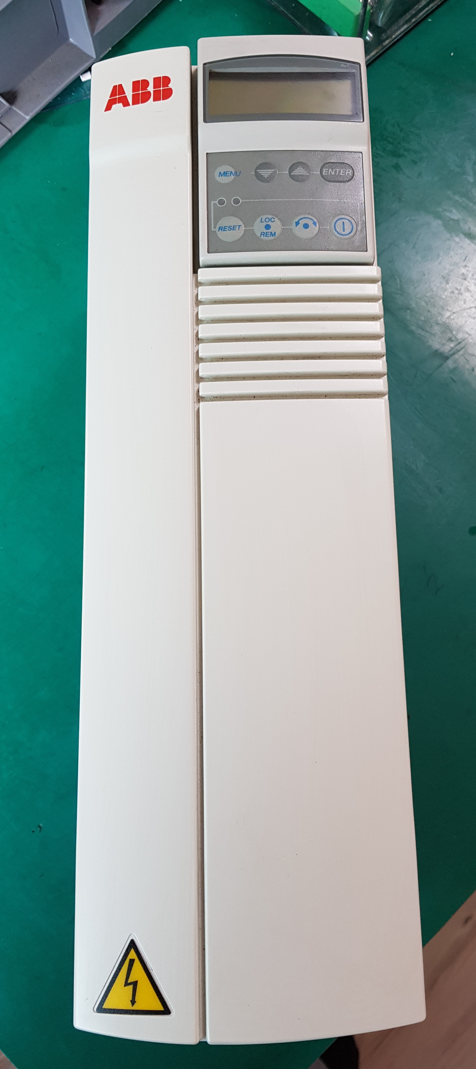 VARIABLE SPEED AC DRIVE ACS401600922(중고)