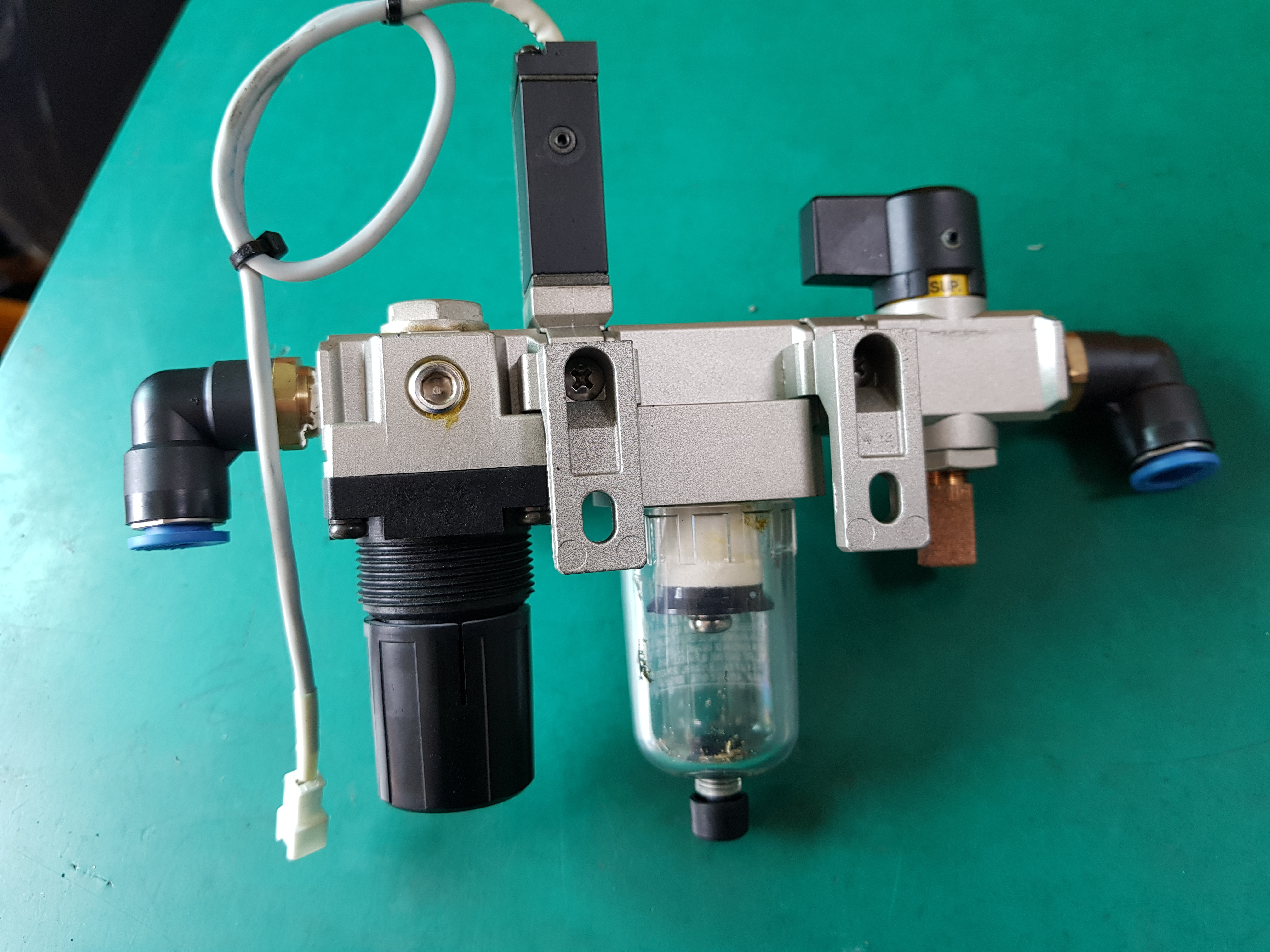 REGULATOR ASS'Y AR2000-02G+AF2000-02+VHS2000-02(중고)