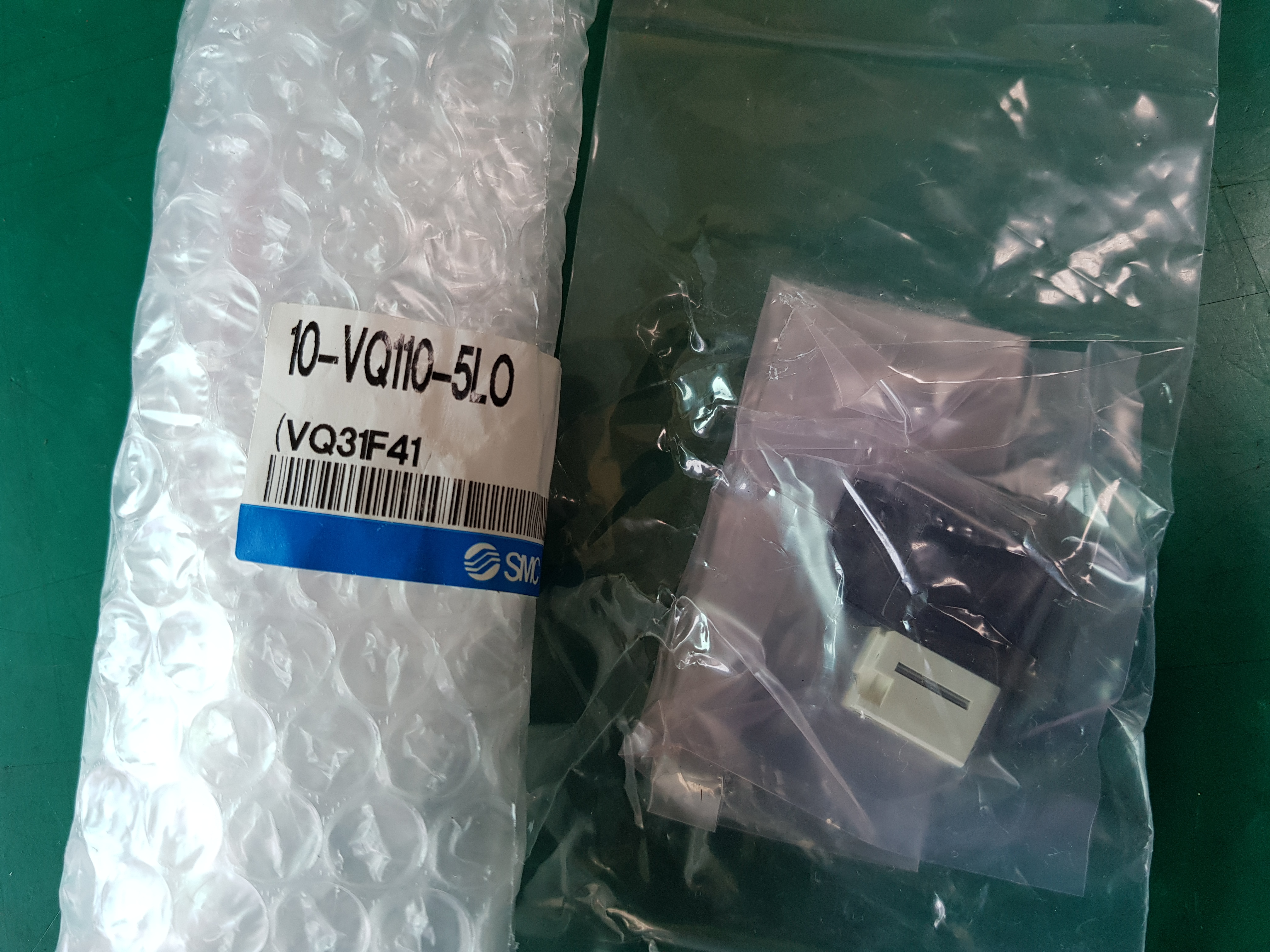 SOL VALVE 10-VQ110-5LO(A급 미사용품)