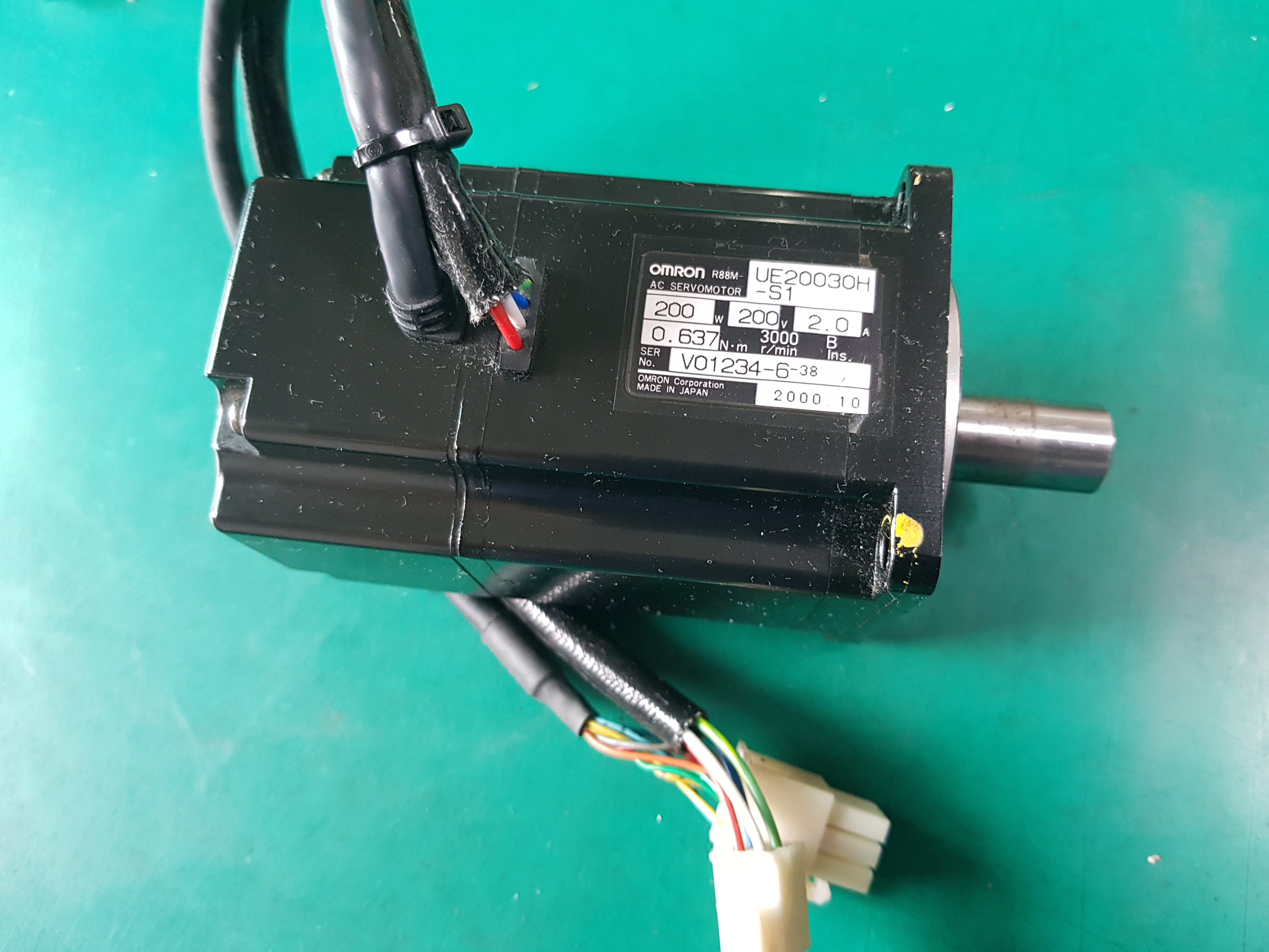 SERVO MOTOR UE20030H-S1(200W 중고)