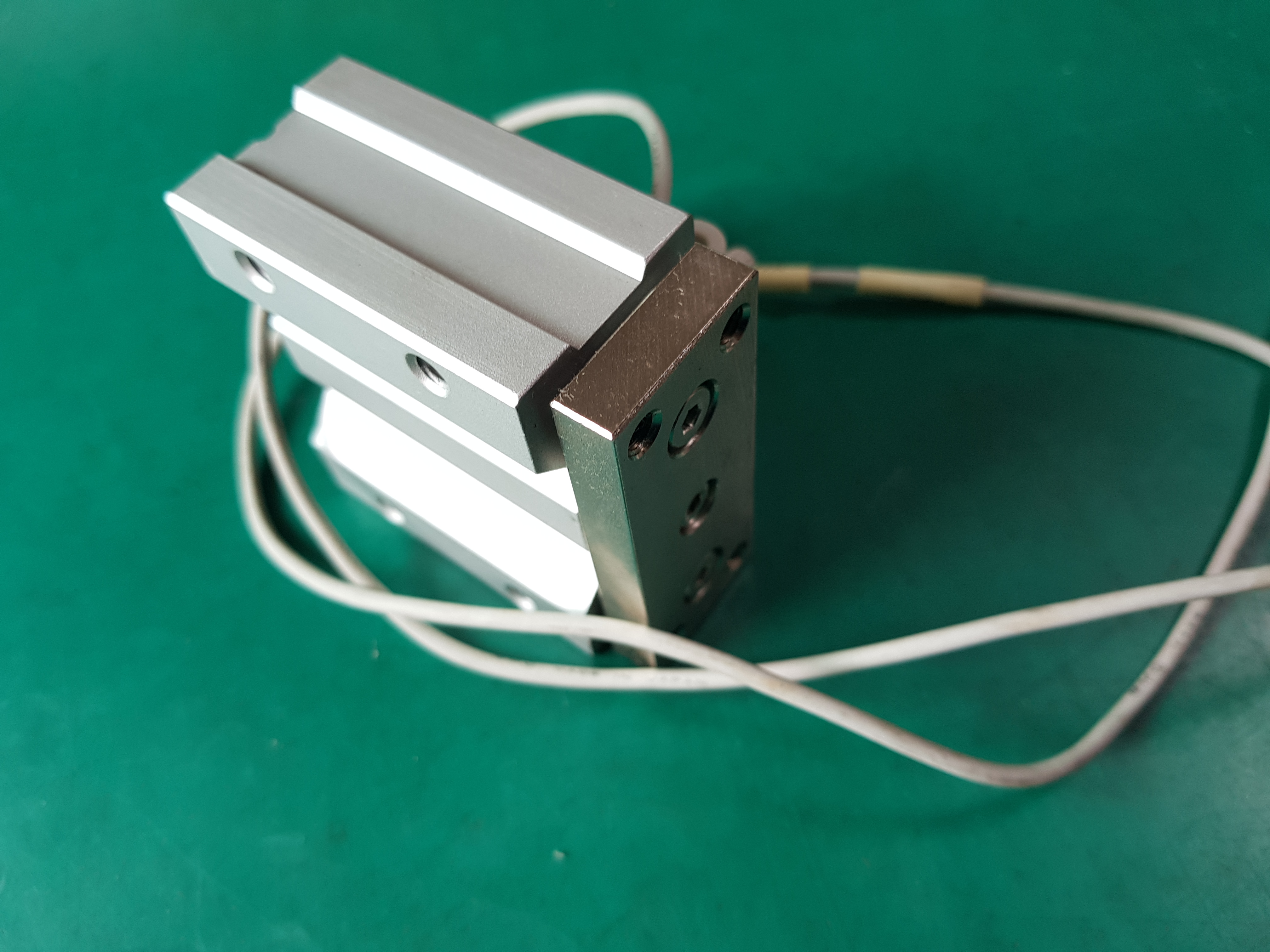GUIDE CYLINDER MGQL16-20(중고)