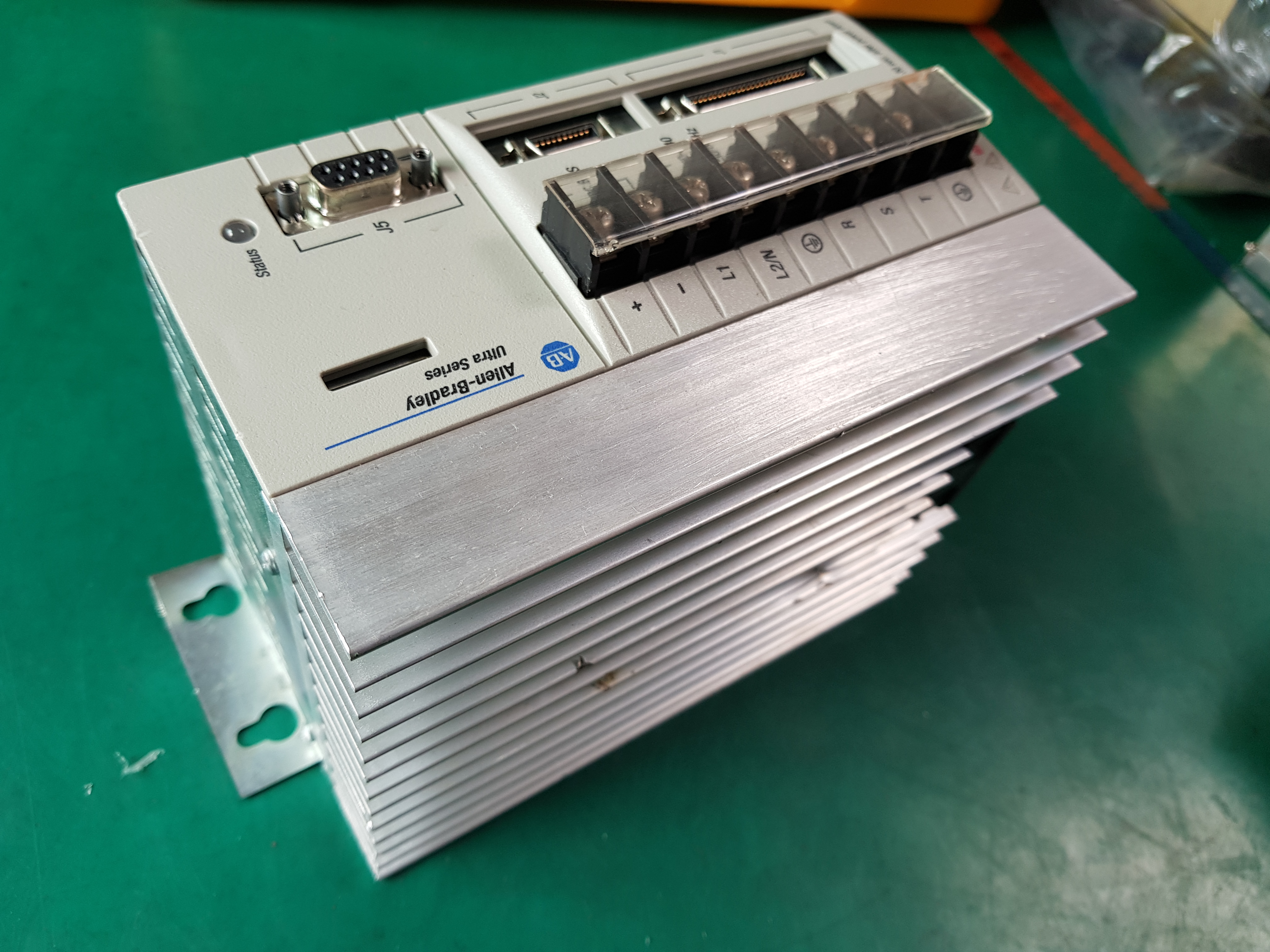 ALLEN-BRADLEY 1398-DDM-019(중고)