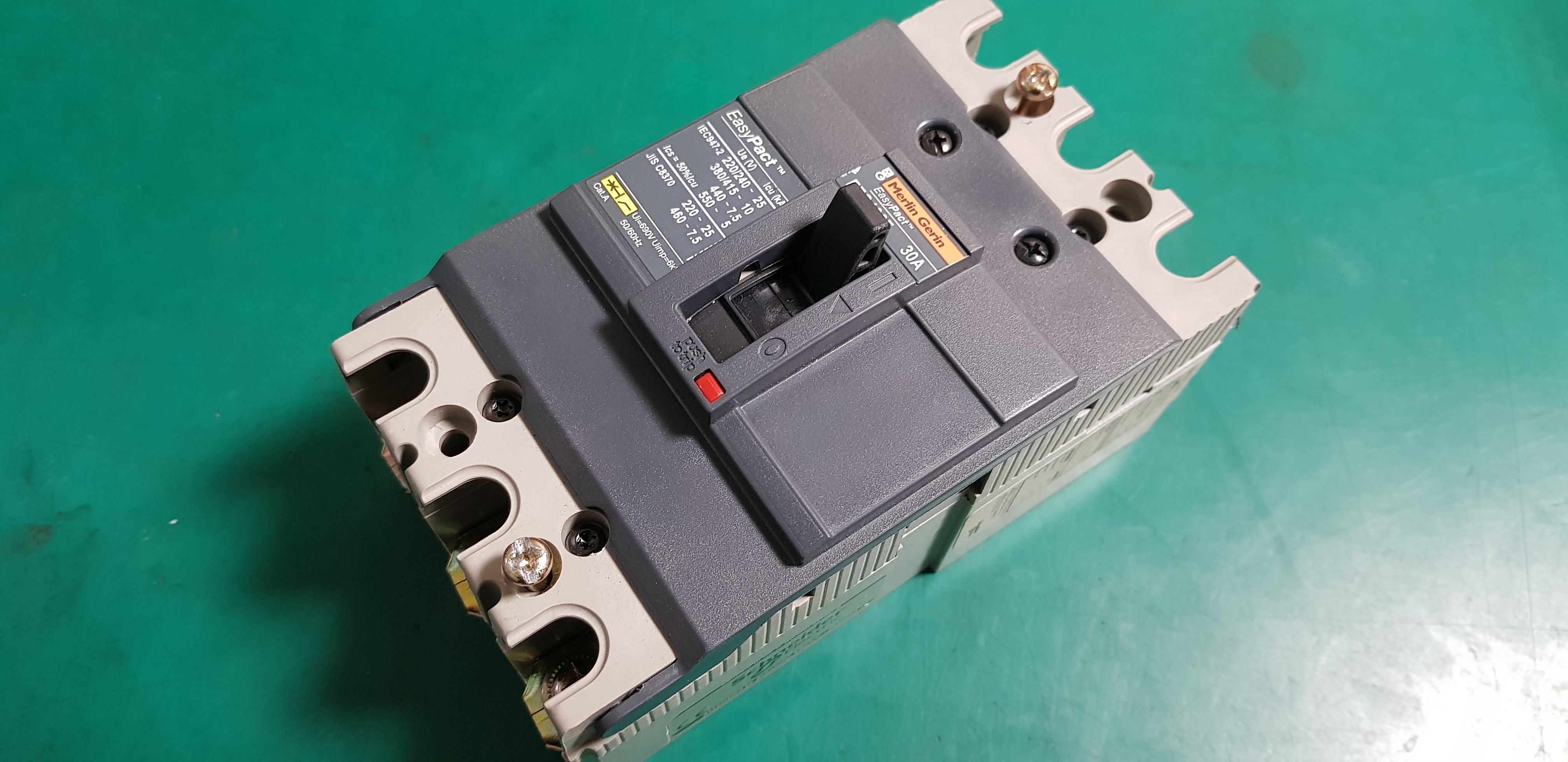 배선용 차단기 EZC100F-3030, HU05009-4002A (30A 중고)