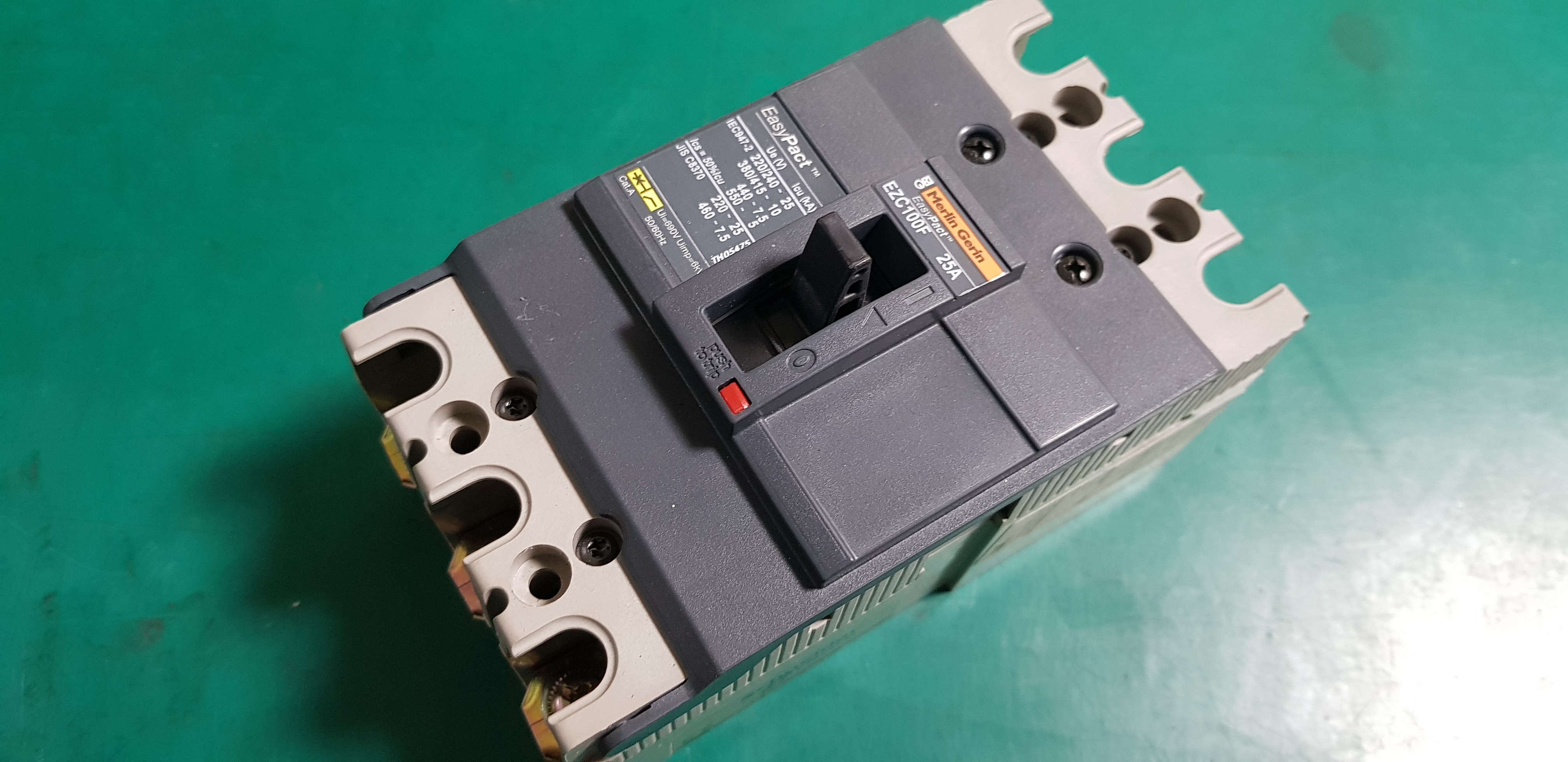 배선용 차단기 EZC100F-3025, HU05009-4002A (중고)