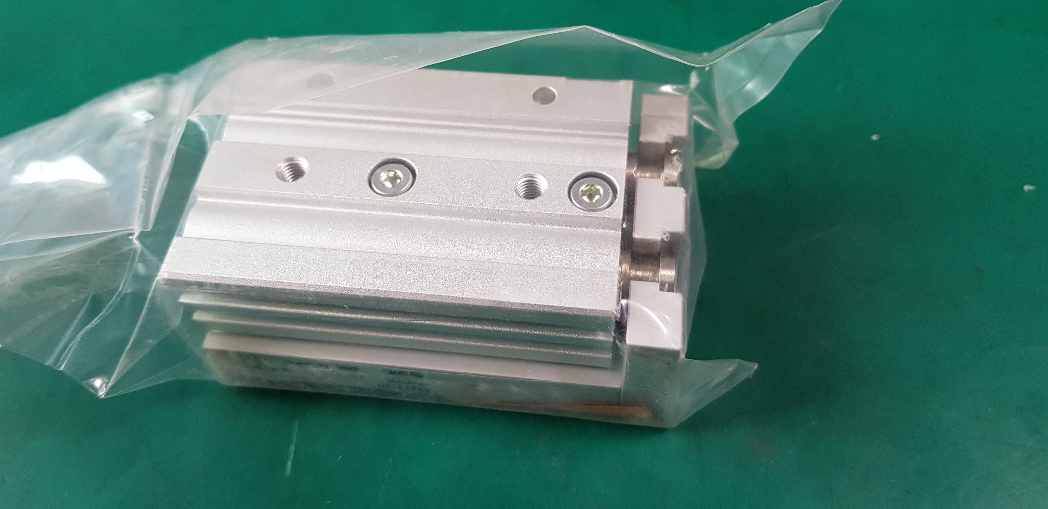 (A급-미사용품)TABLE SLIDE CYLINDERMXS12-20 테이블 슬라이드 실린더