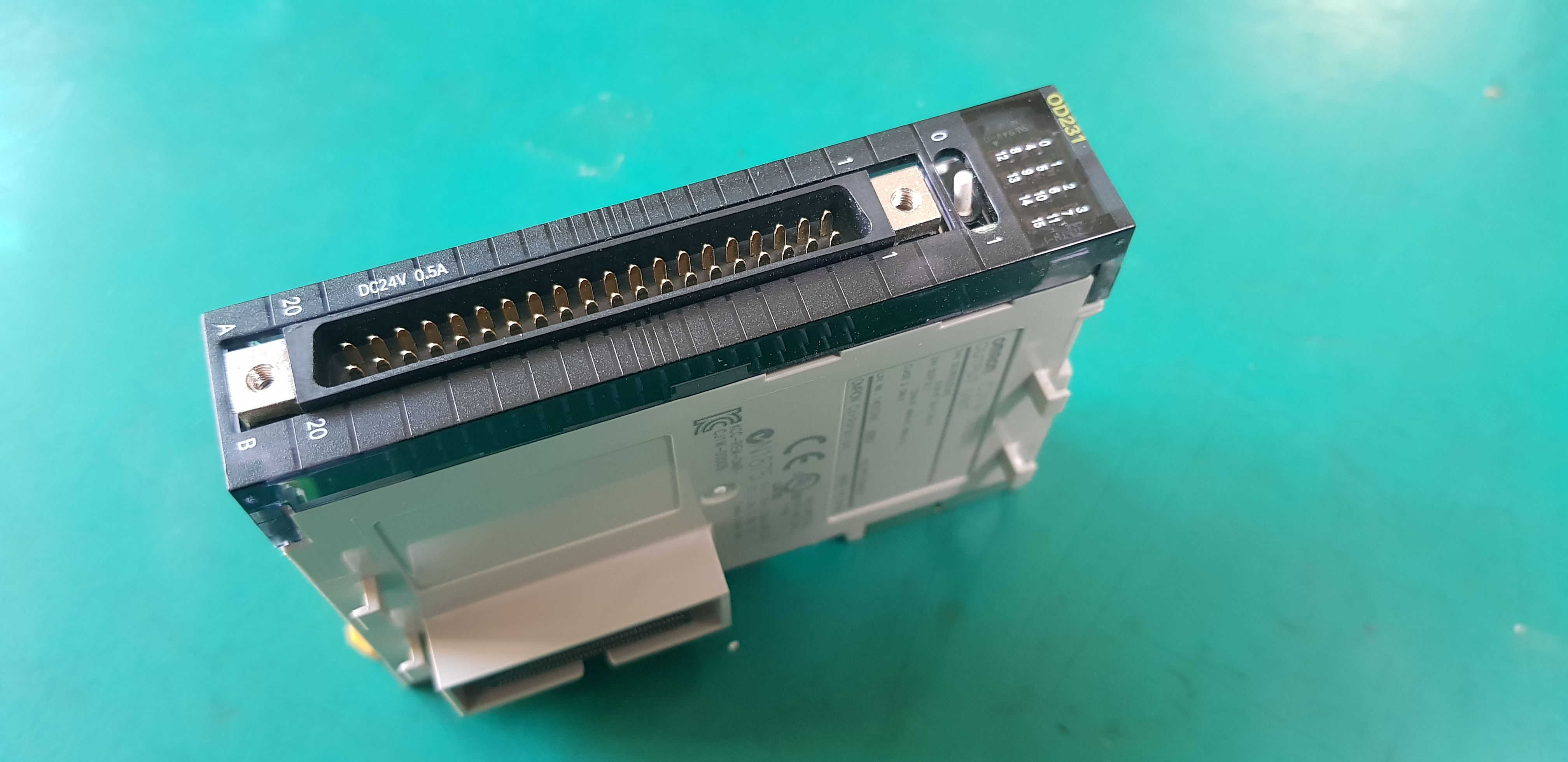 OMRON PLC OUTPUT UNIT CJ1W-OD231 (중고)