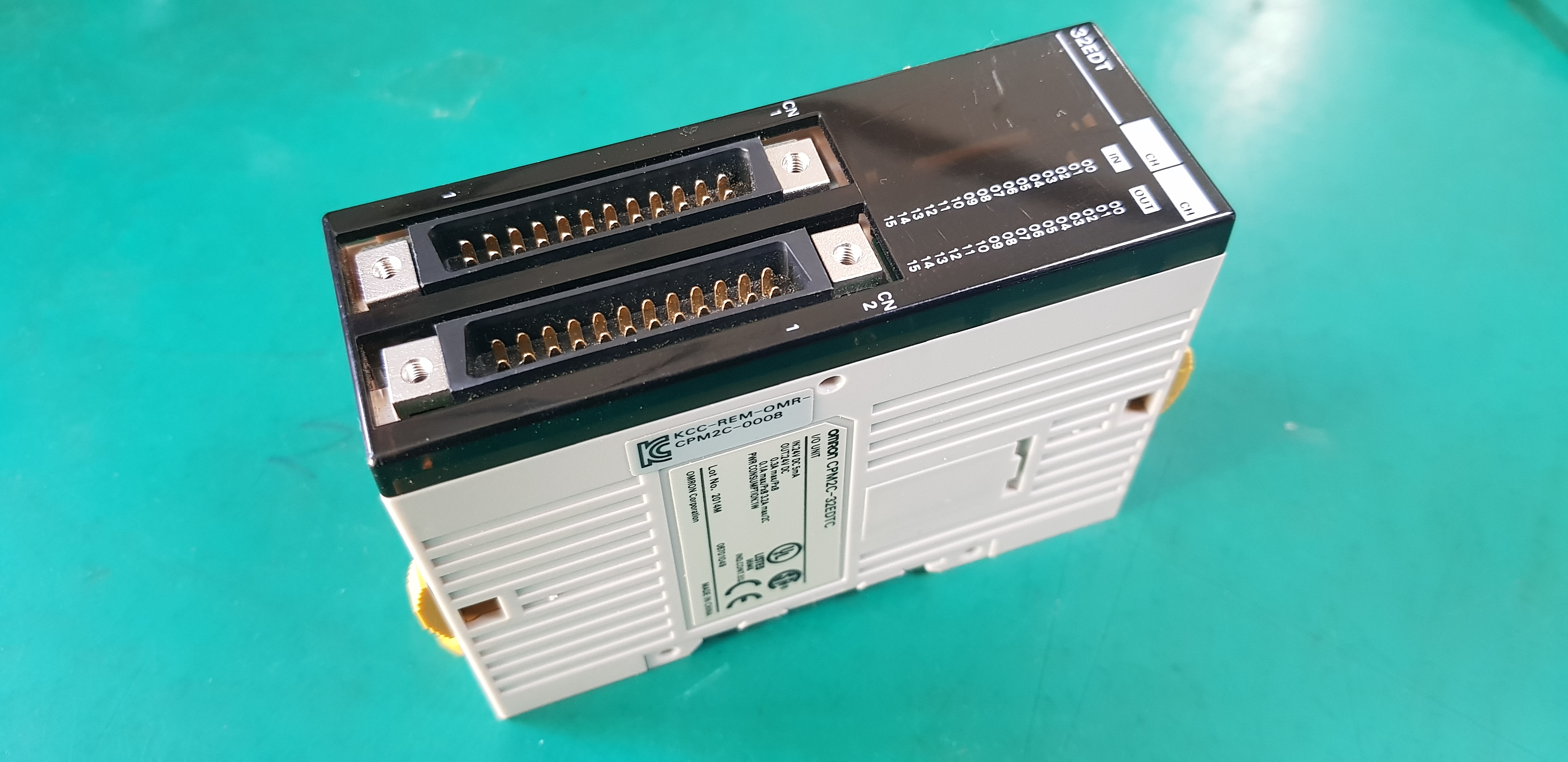 OMRON I/O UNIT CPM2C-32EDTC (중고)