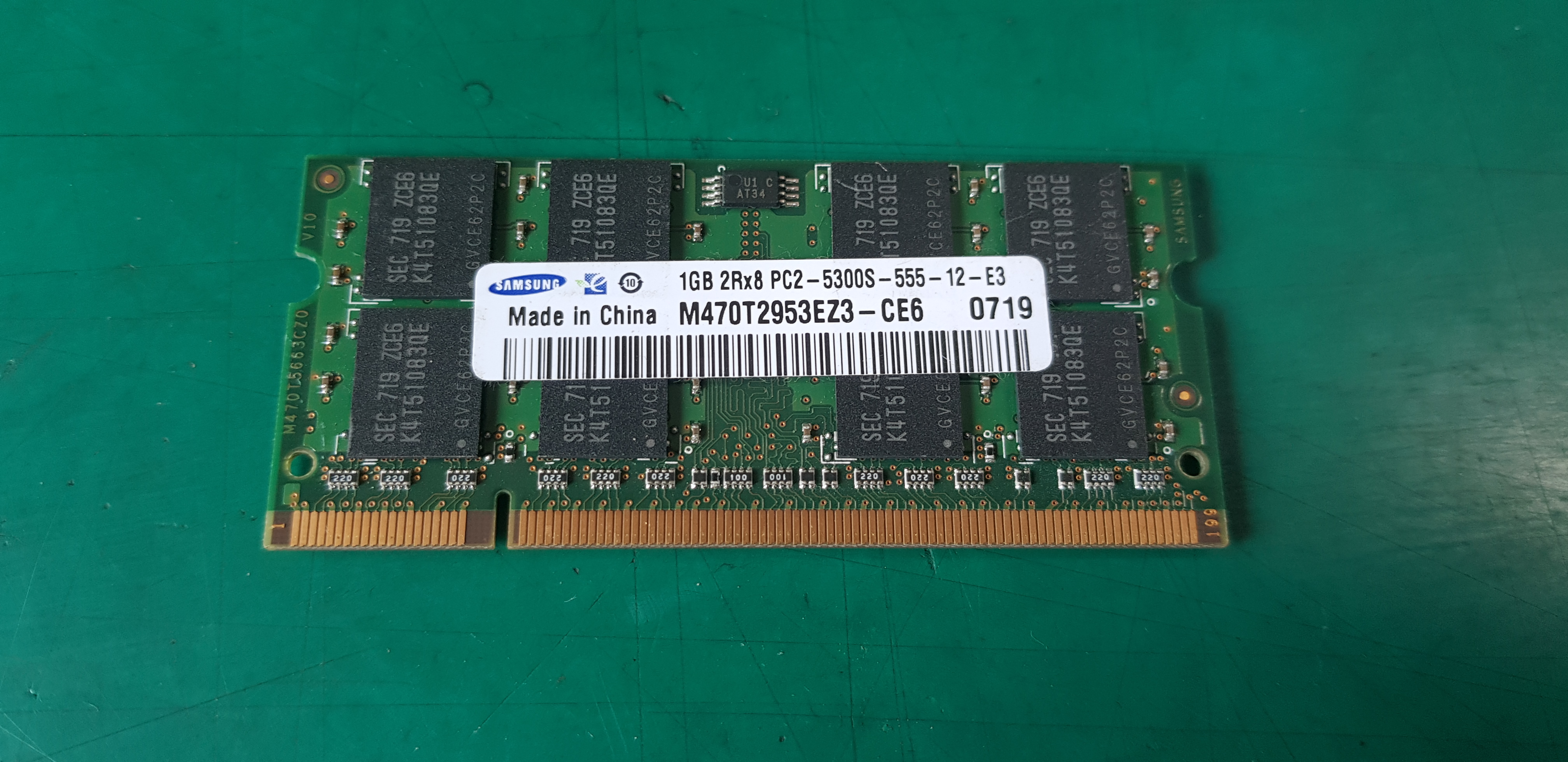 MEMORY CARD 1GB 2RX8 PC2-5300S-555-12-E3 (중고)