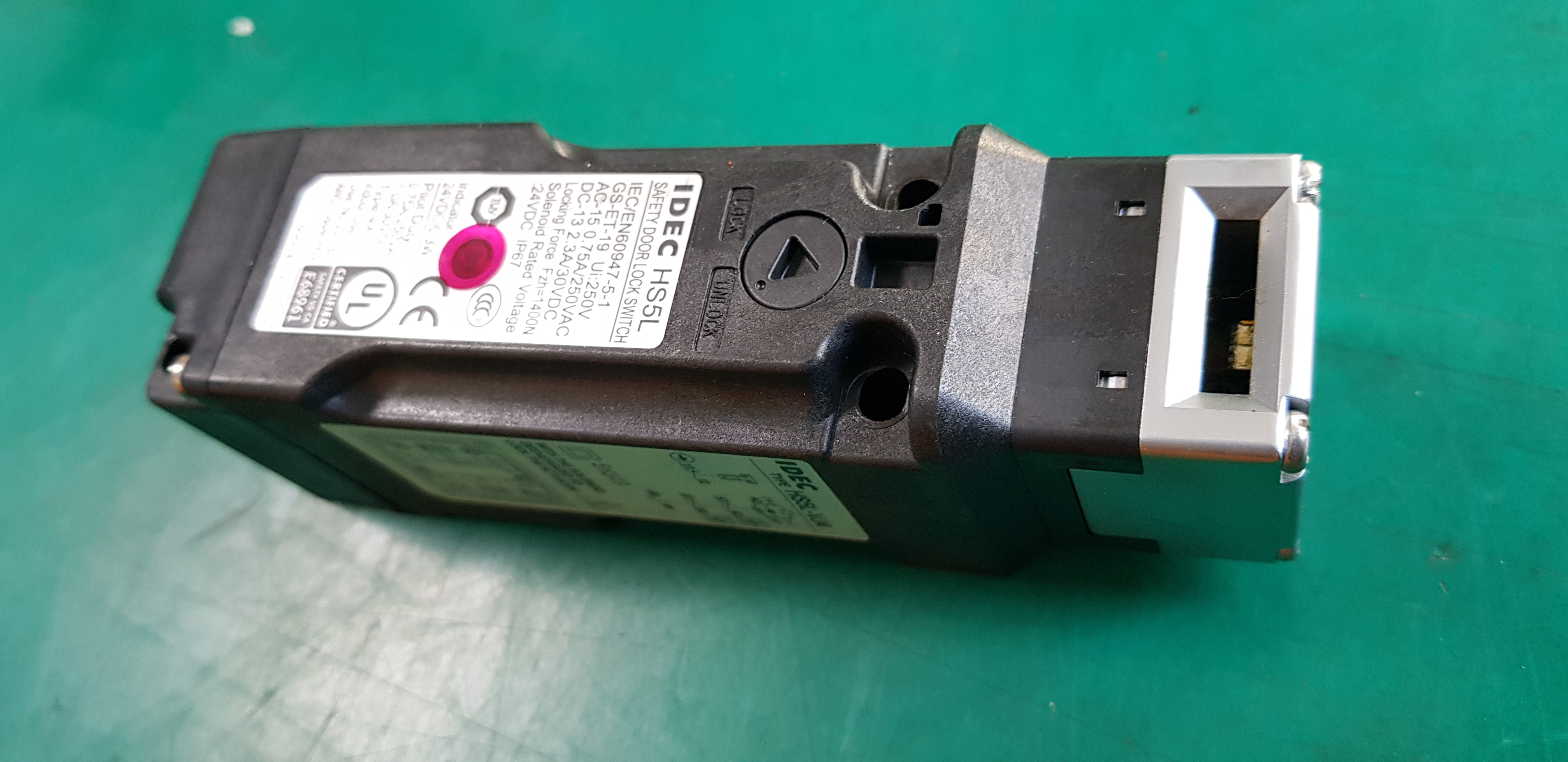 SAFETY DOOR LOCK SWITCH IDEC HS5L-VJ4 (중고-미사용품)