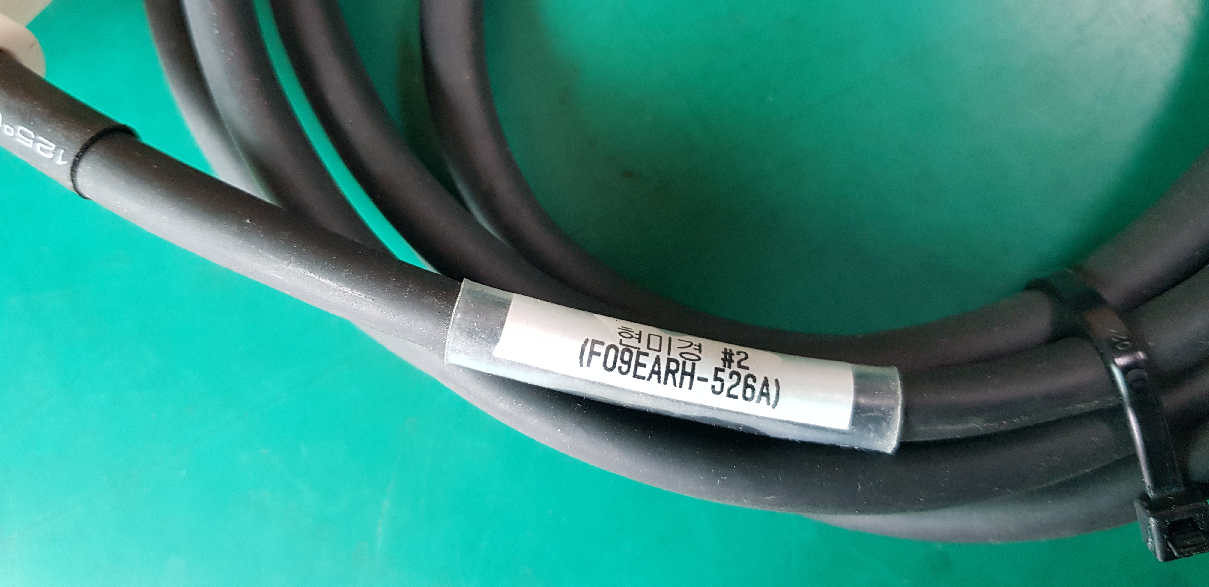 I/O CABLE F09EARH-526A,527A (2M-중고)