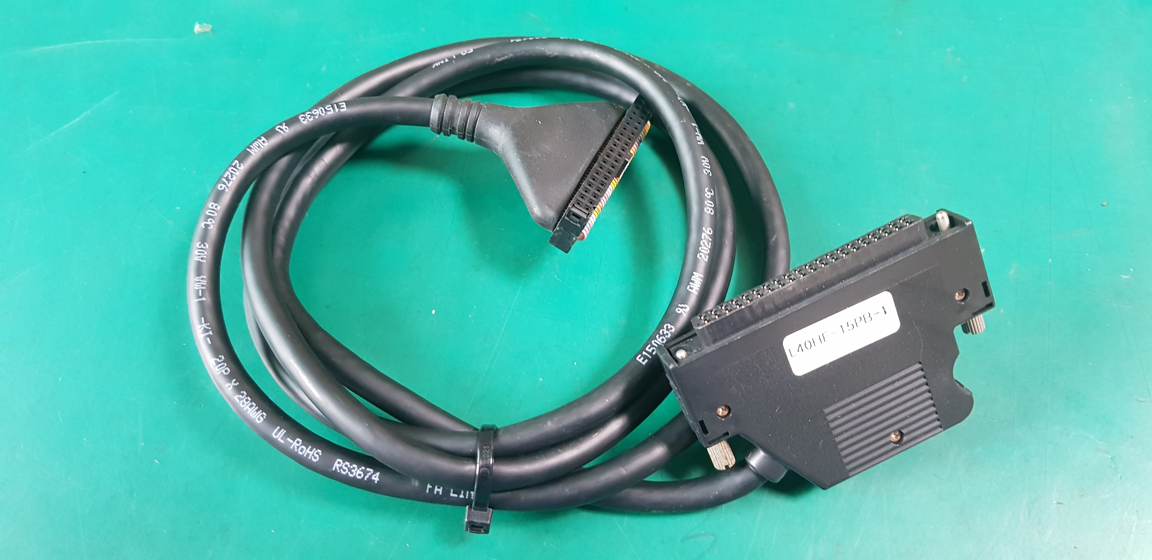 PLC I/O CABLE L40HF-15PB-1 (중고)