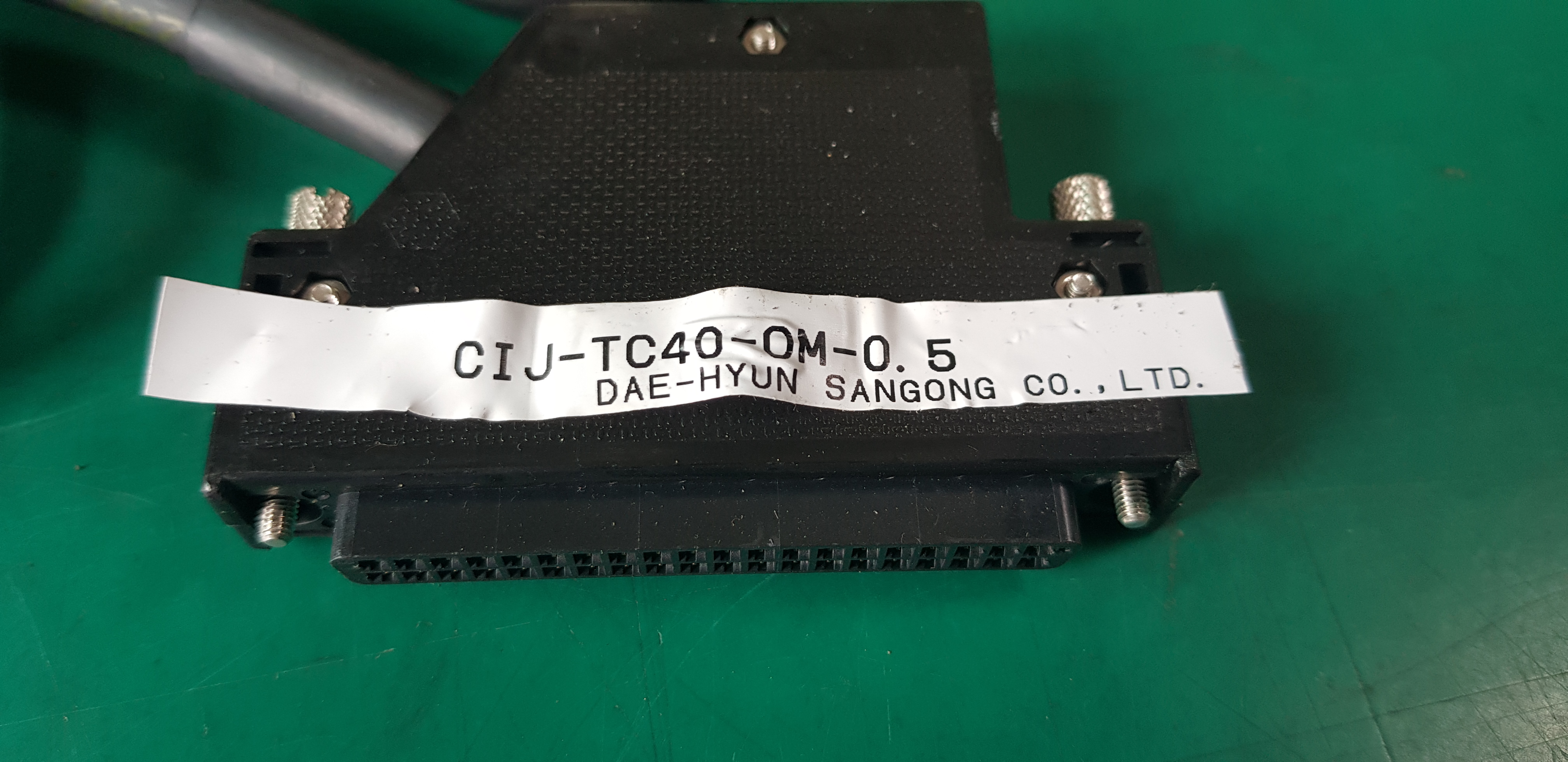 PLC I/O CABLE CIJ-TC40-OM-0.5, CIJ-TC40-OM-1.5 (중고)