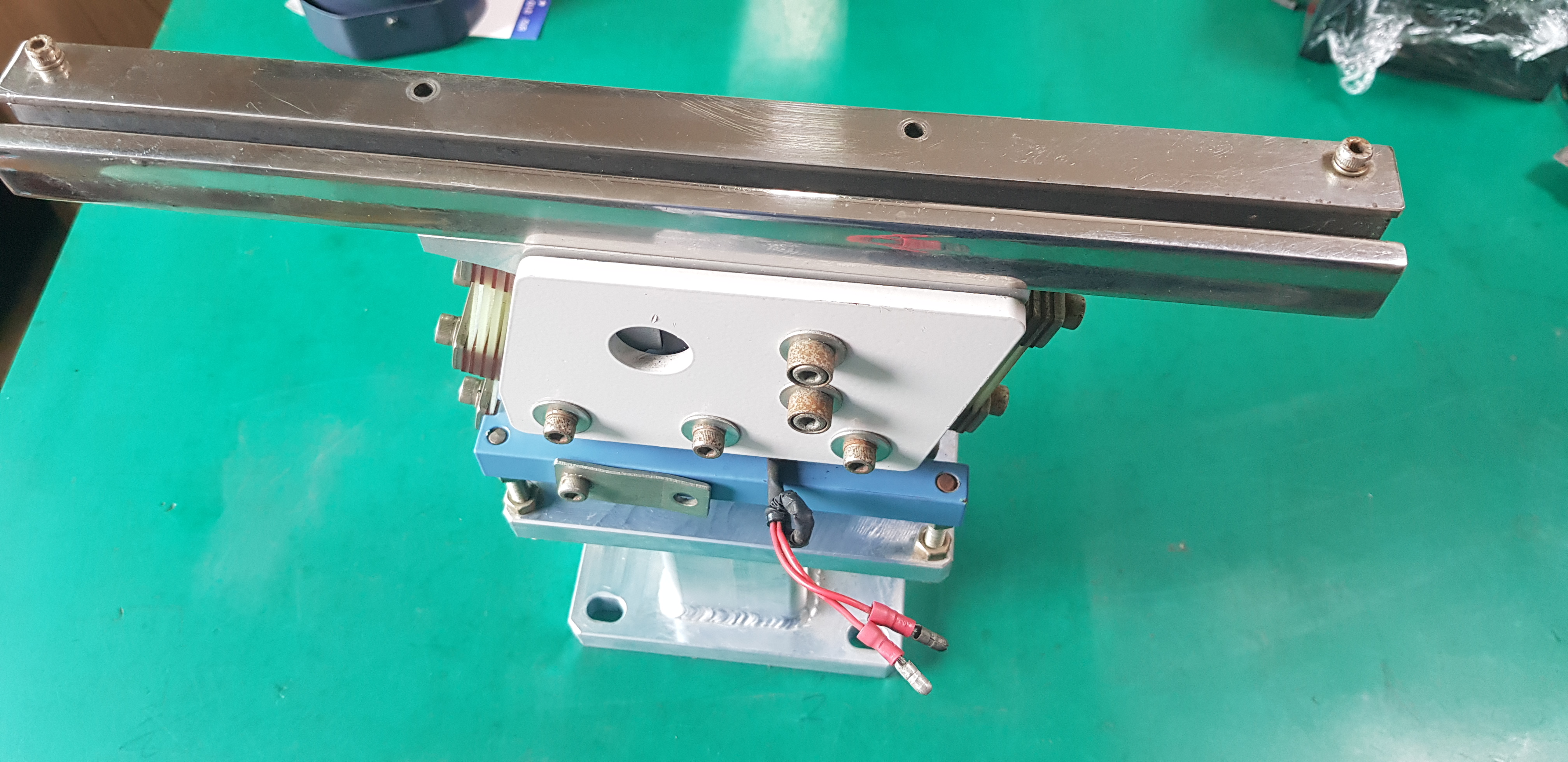 PARTS FEEDER LINER FEEDER (중고)