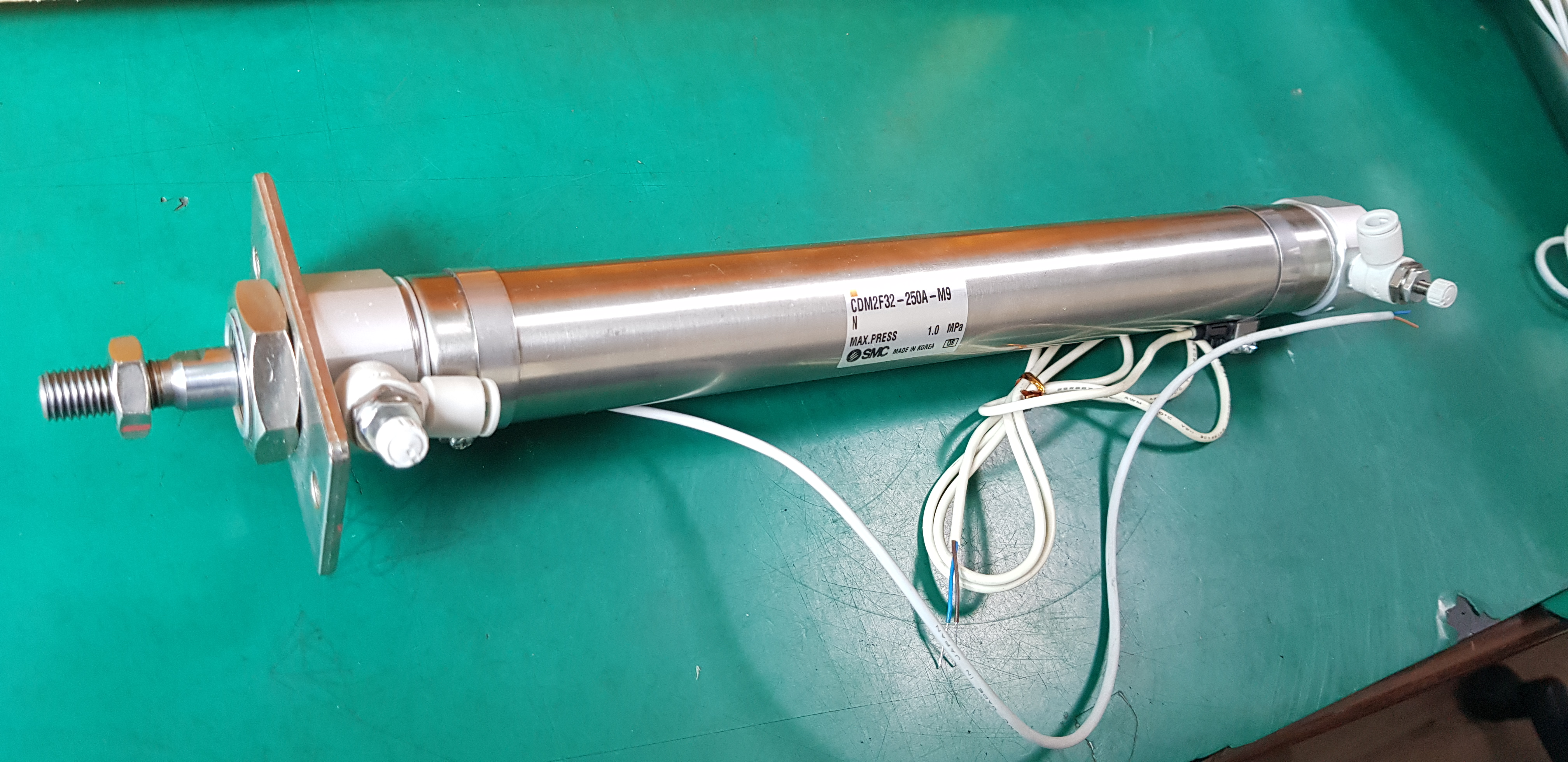 AIR CYLINDER CDM2F32-250A-M9N (중고)