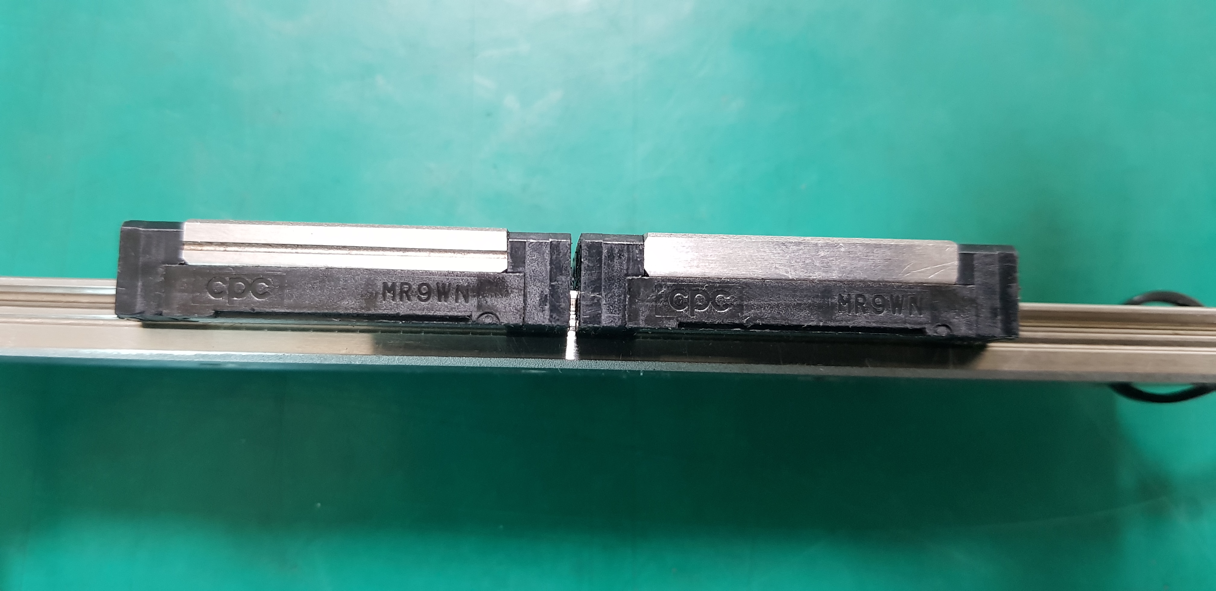 LM GUIDE MR9WN 2UU-RAIL 140mm (중고)