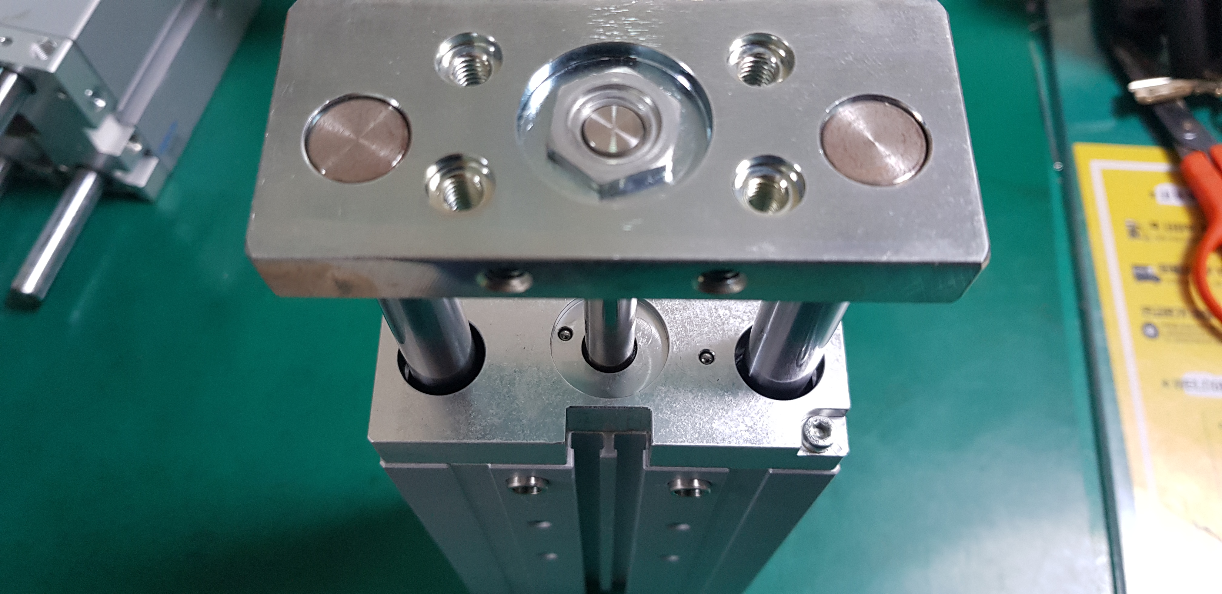GUIDE CYLINDER DFM-25-125-B-PPV-A-KF (미사용중고)