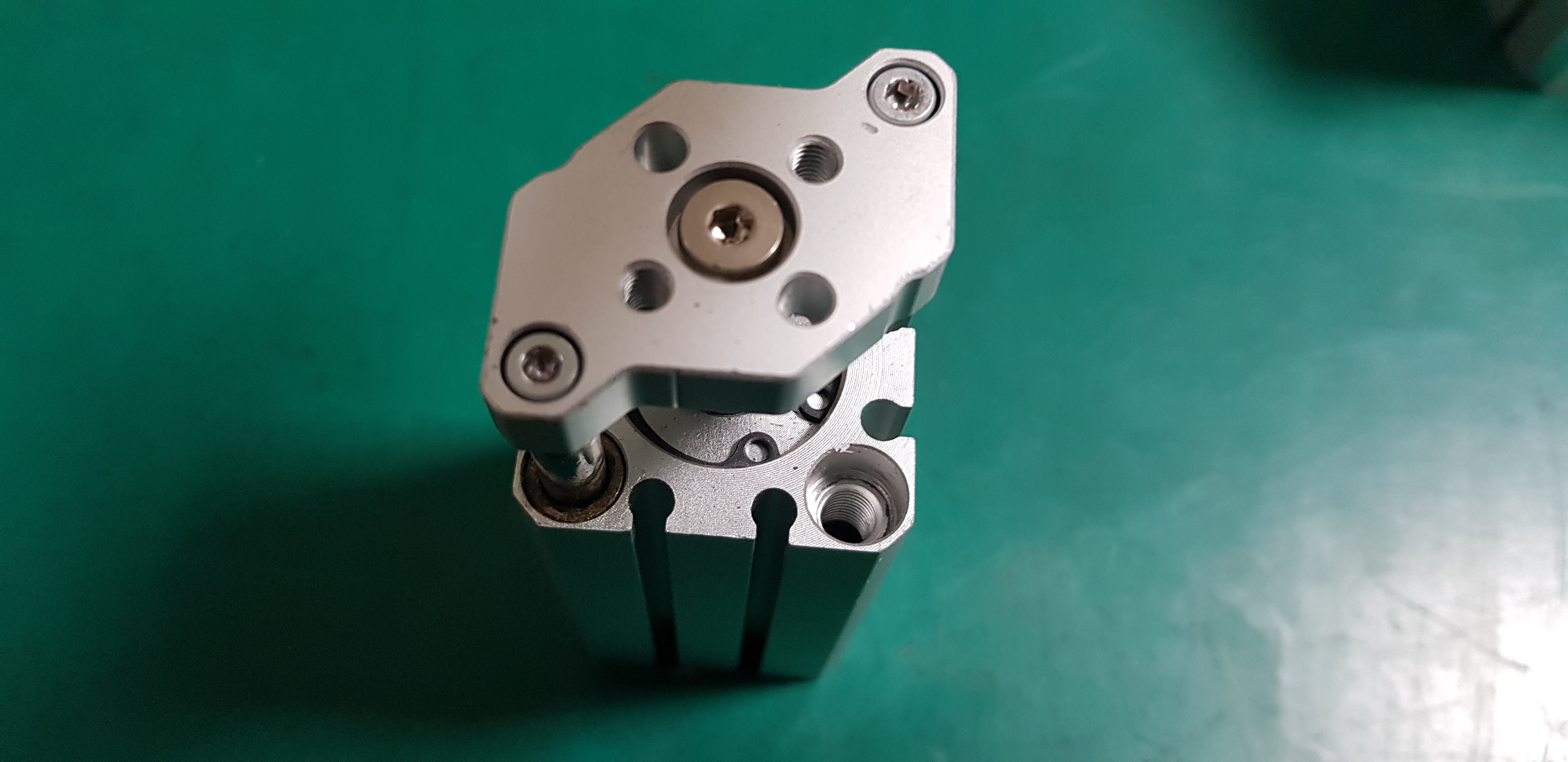 AIR CYLINDER CQMB20-50 (미사용중고)