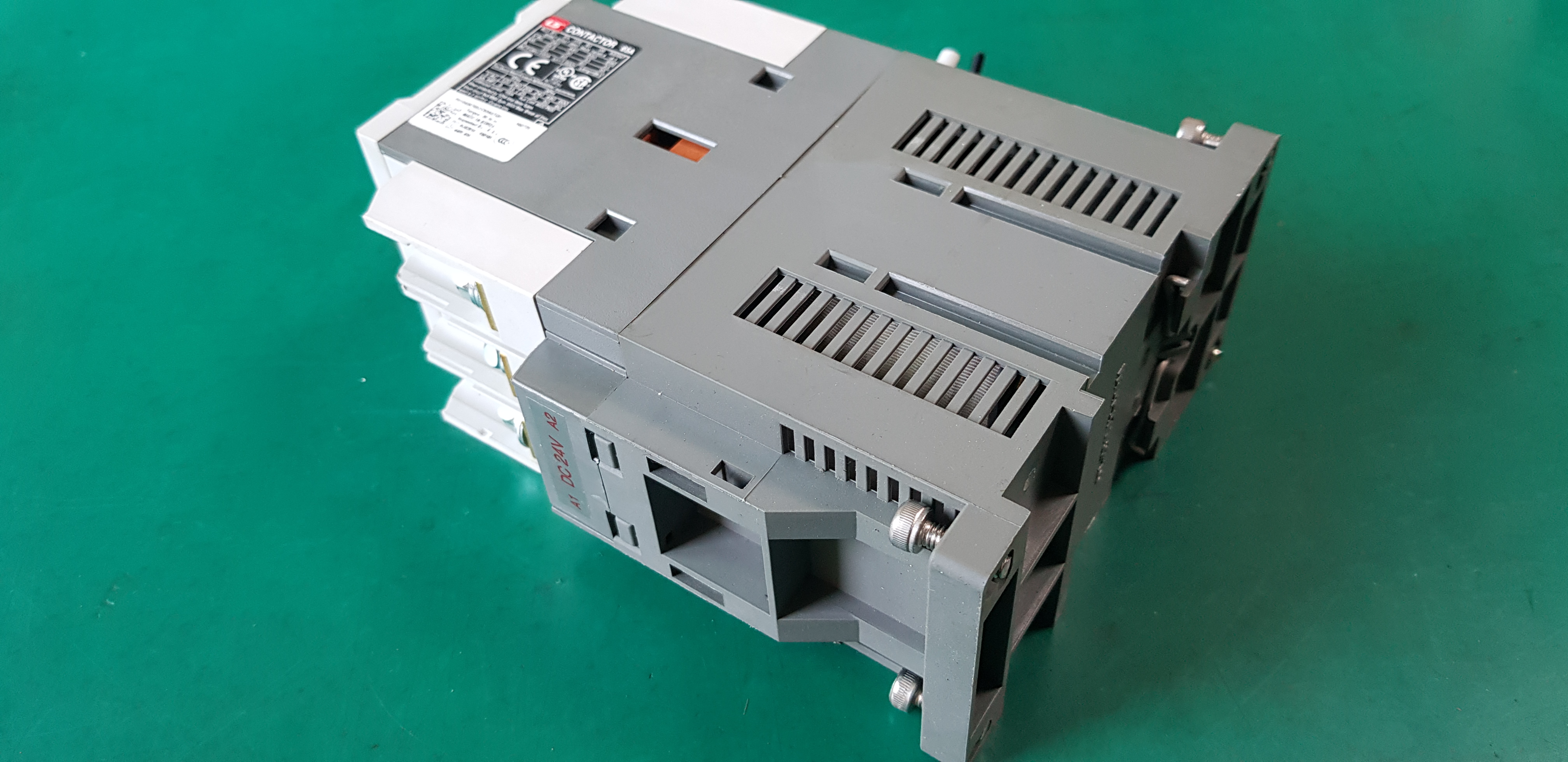 LS CONTACTOR MC-65A DC24V (중고) 엘에스 전자접촉기