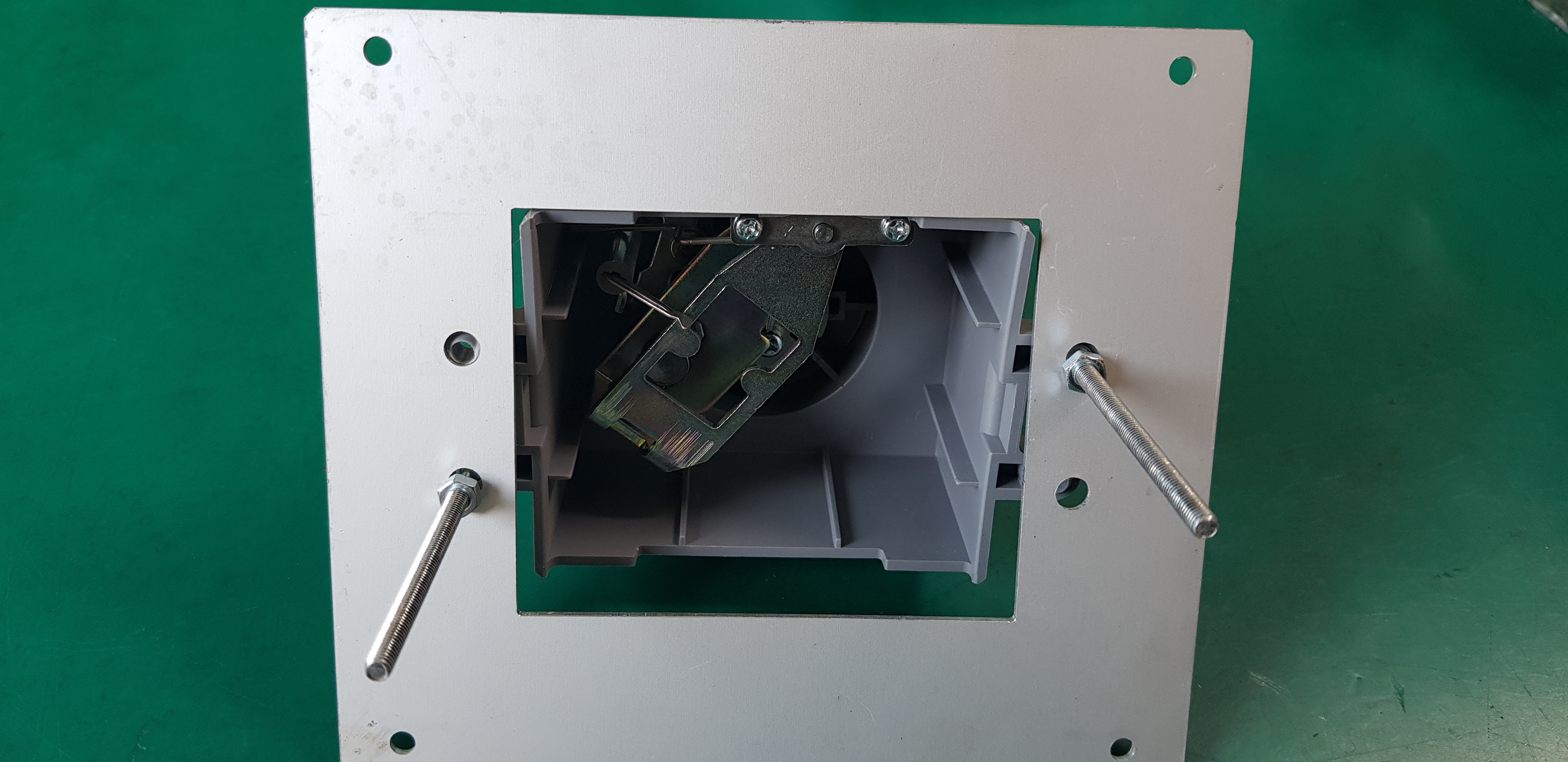 MAIN POWER ON/OFF SWITCH