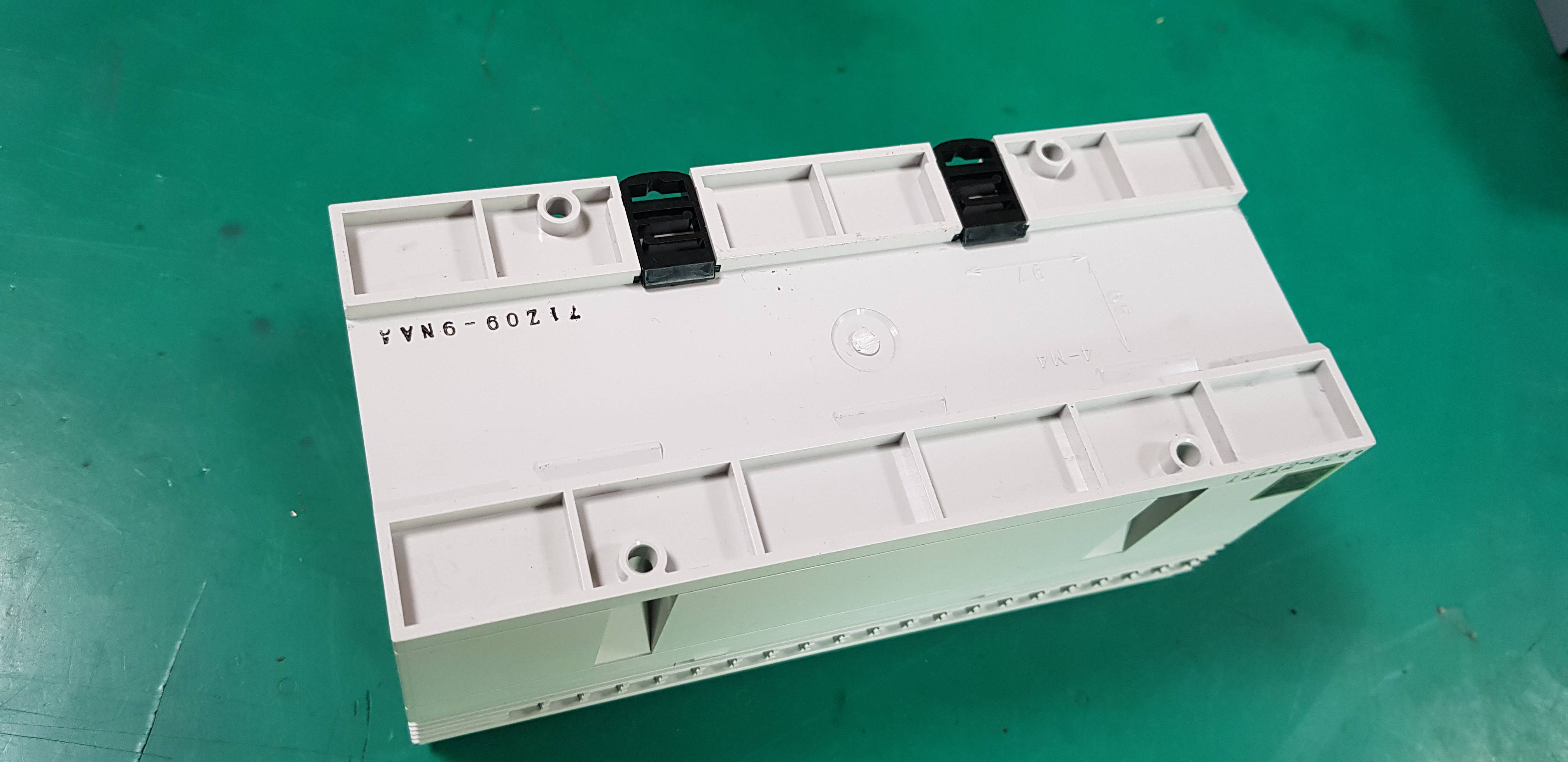 DISCRETE OUTPUT BARRIER CH10 EB3C-R10A (중고)