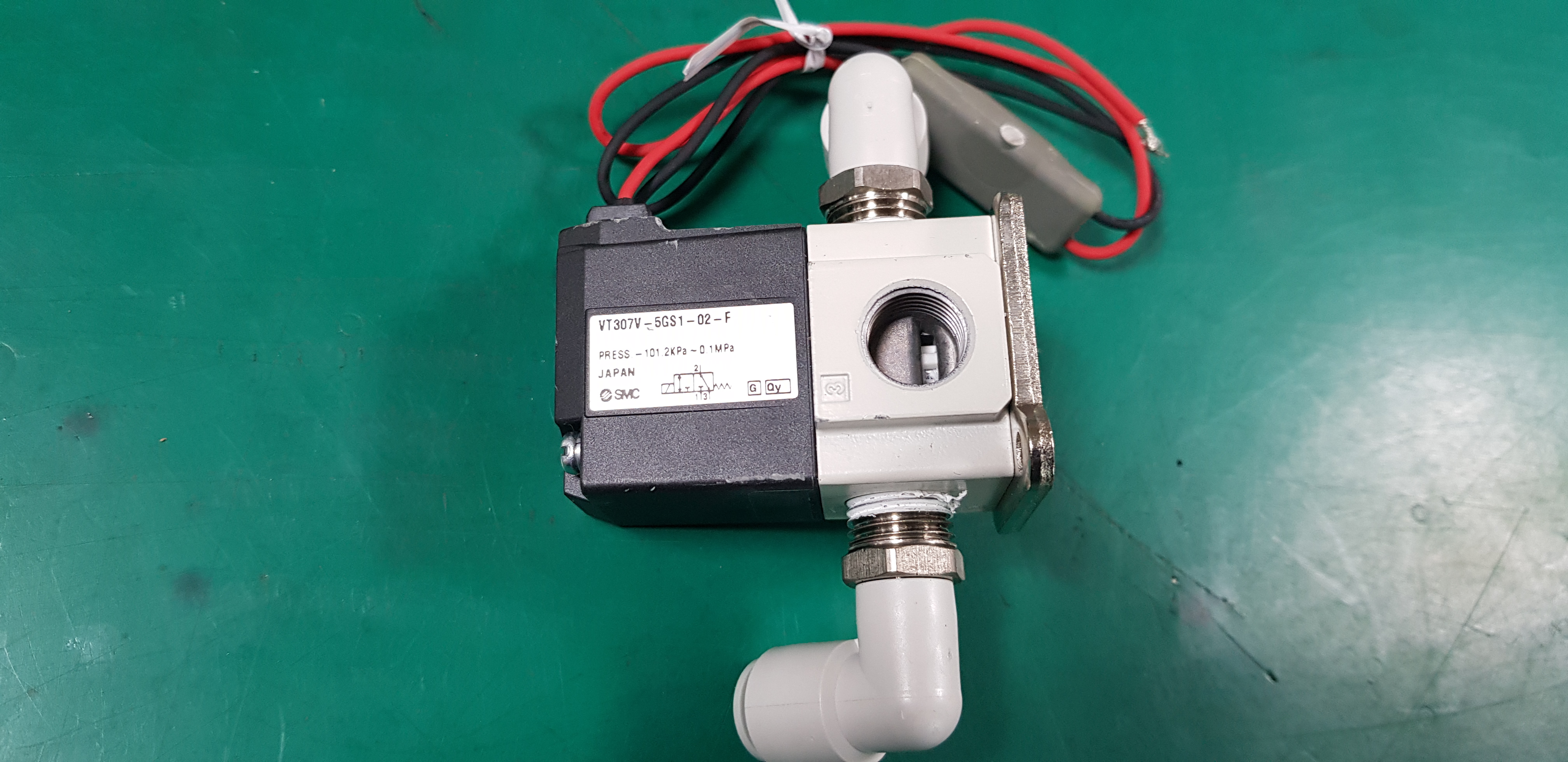 SOLENOID VALVE VT307V-5GS1-02-F (미사용품)