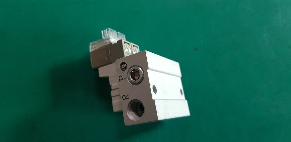 SOLENOID VALVE SYJ324R-5LZ (미사용품)