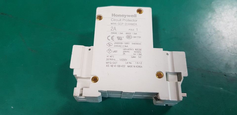 CIRCUIT PROTECTOR GCP-31ANM2A (미사용중고)