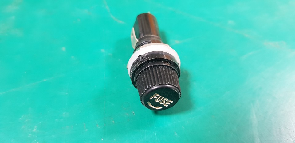 FUSE HOLDER 15A 150VAC 10A 250VAC (A급 미사용품)