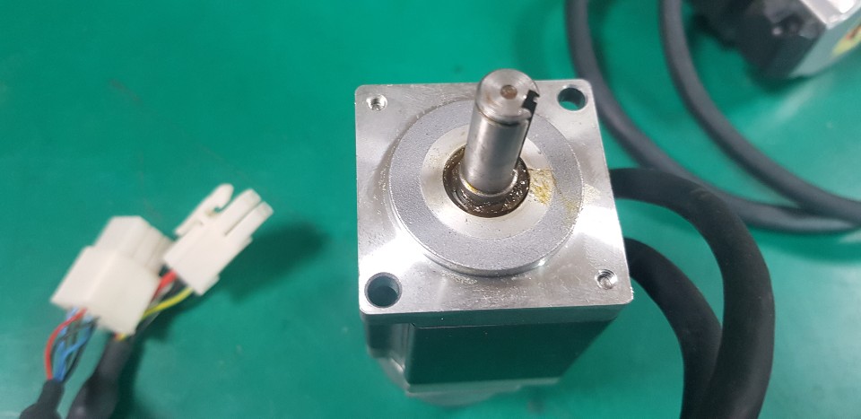 AC SERVO MOTOR CSMT-01BQ1ANT3 (100W 중고)