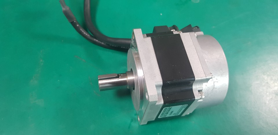 AC SERVO MOTOR CSMR-01BQ1ANT3 (중고)