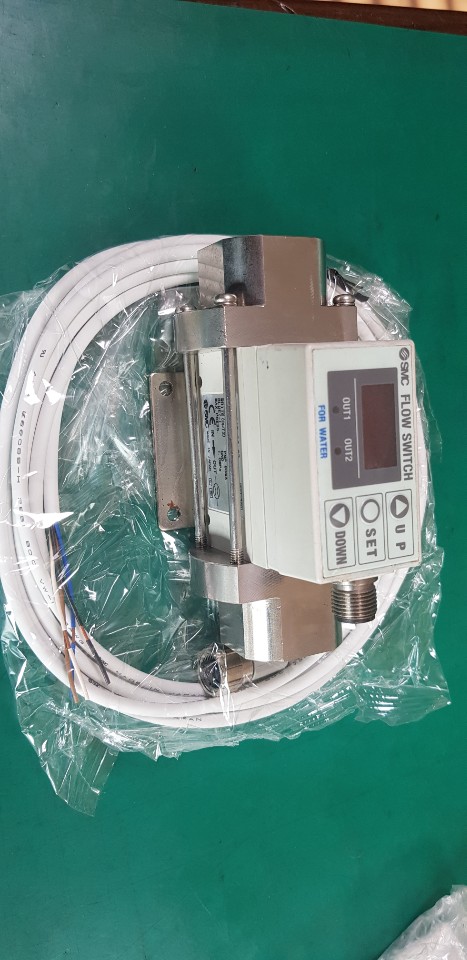 SMC PF2W740-06-67 digital flow sw, integ sensor, IFW/PFW FLOW SWITCH (중고)