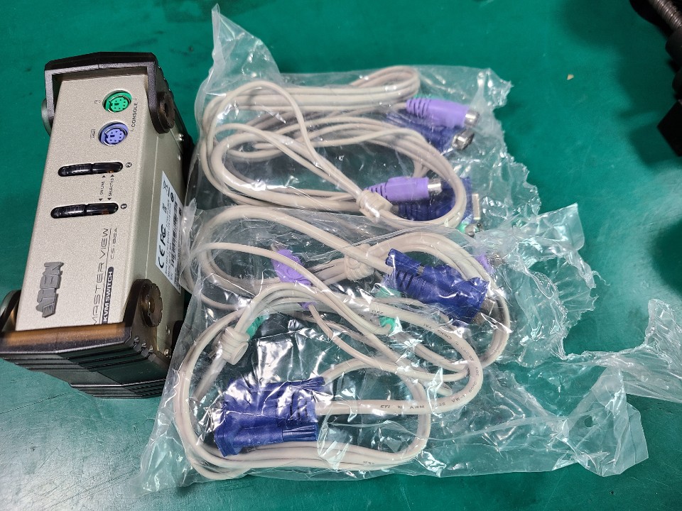 2-PORT PS/2 KVM SWITCH ATEN CS-82A (미사용품)