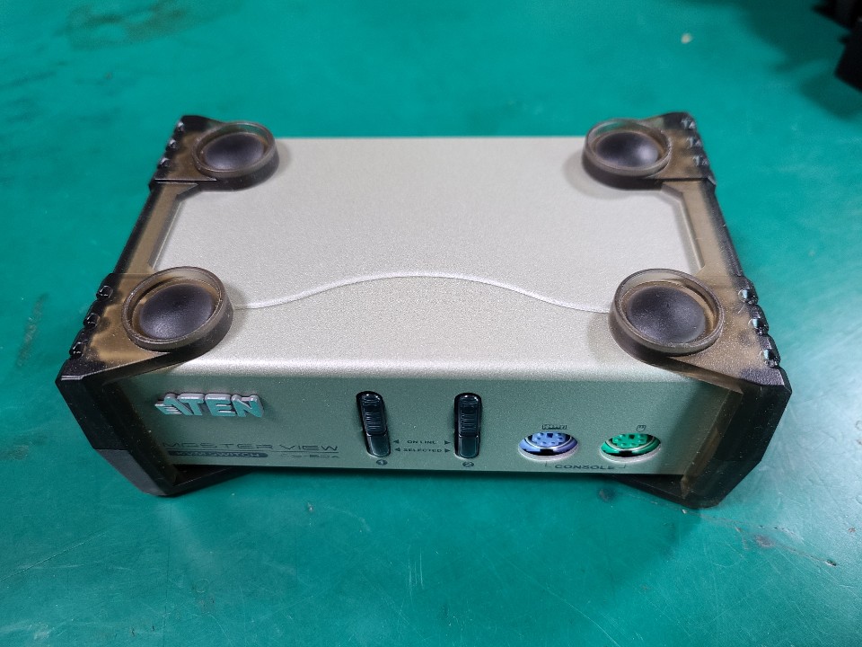 2-PORT PS/2 KVM SWITCH ATEN CS-82A (미사용품)