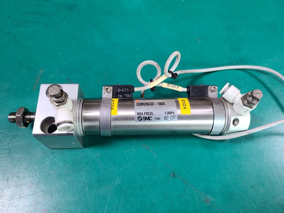 AIR CYLINDER CDM2RA32-100A (중고)