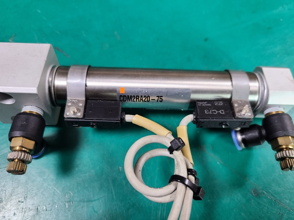AIR CYLINDER CDM2RA20-75 (중고)