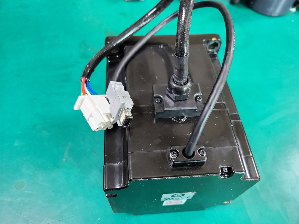 YASKAWA SERVO MOTOR SGMPS-15A2A2C-E (1.5KW 중고) 야스까와 서보모타