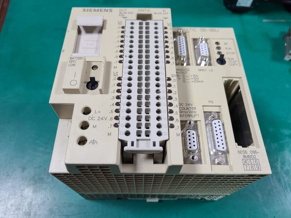 PLC SIEMENS 6ES5 095-8MB02 (중고)
