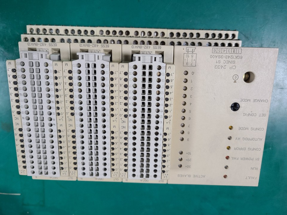 PLC SIEMENS 6ES5 482-8MA13 (중고)