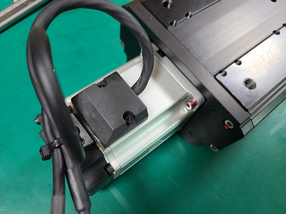ACTUATOR SR130-S40-N0615-R20 (400W, ST=615mm, 미사용중고)