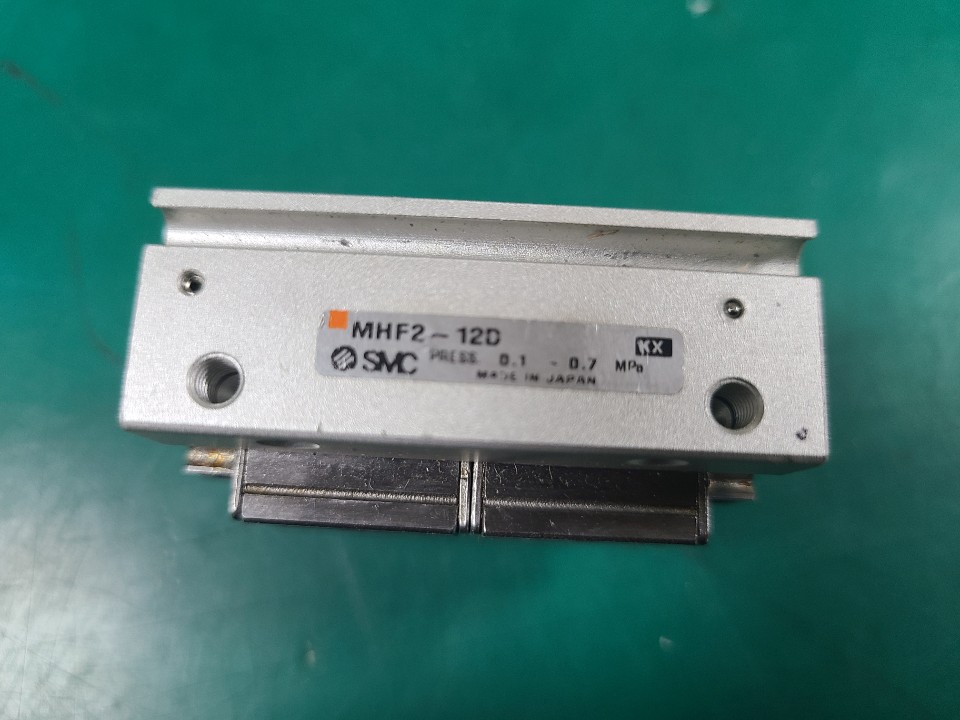 CHUCK CYLINDER MHF2-12D (중고) 핑거 척 실린더