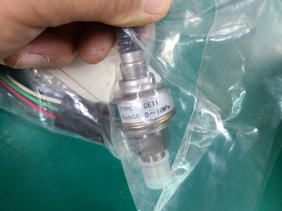 (A급-미사용품) PRESSURE SWITCH 209250 CE11