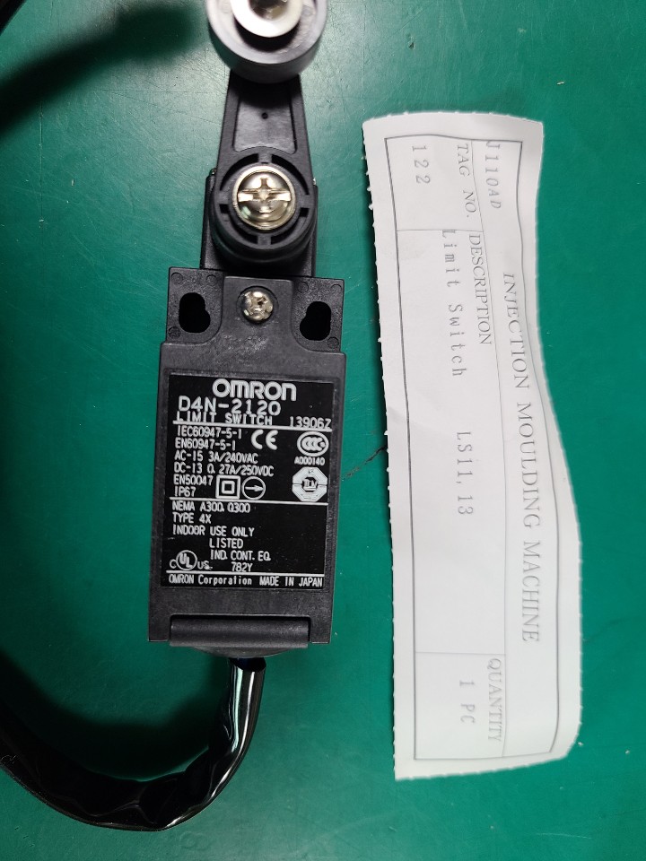 (A급-미사용품)LIMIT SWITCH D4N-2120