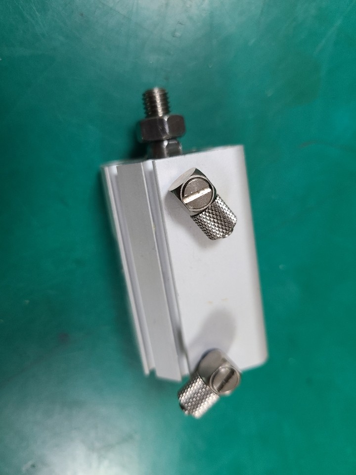 AIR CYLINDER CDQ2B20-30DMZ (중고) 에어 실린더