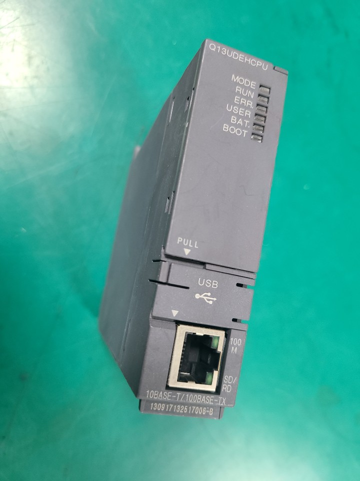 PLC CPU UNIT Q13UDEHCPU (중고) 씨피유 유닛