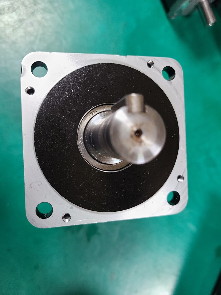 AC SERVO MOTOR YASKAWA SGMJV-08ADL2C (중고) 야스까와 서보모타