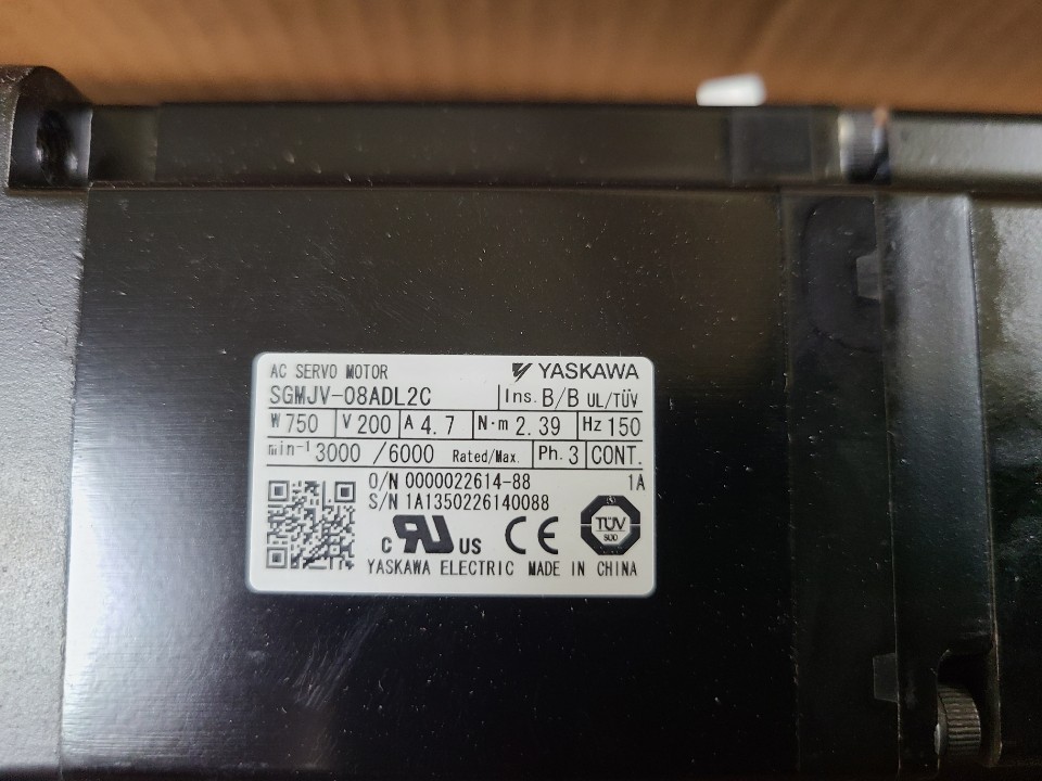 (A급-미사용품) SERVO MOTOR SGMJV-08ADL2C (800W) 야스까와 서보모타